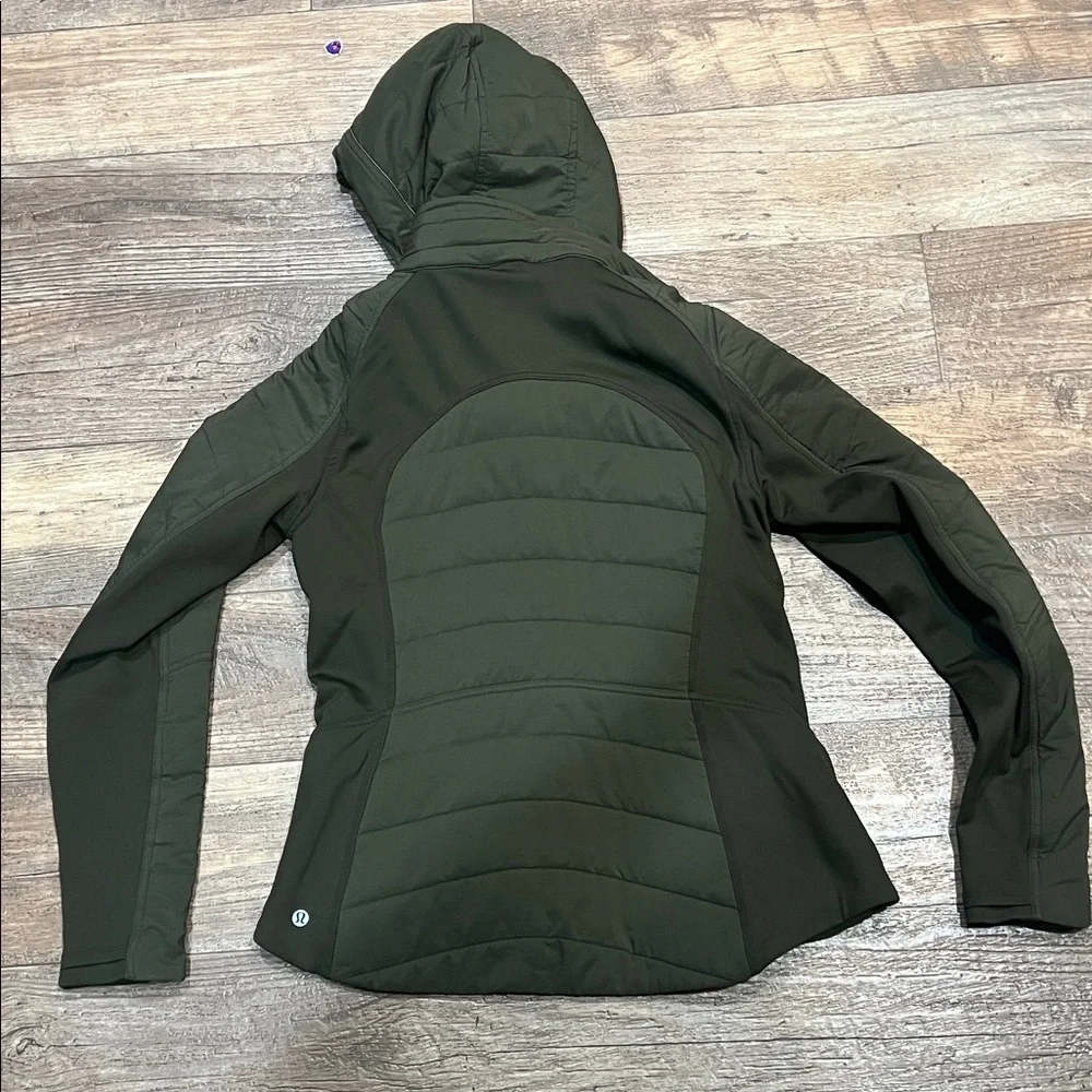 lululemon athletica stylish women